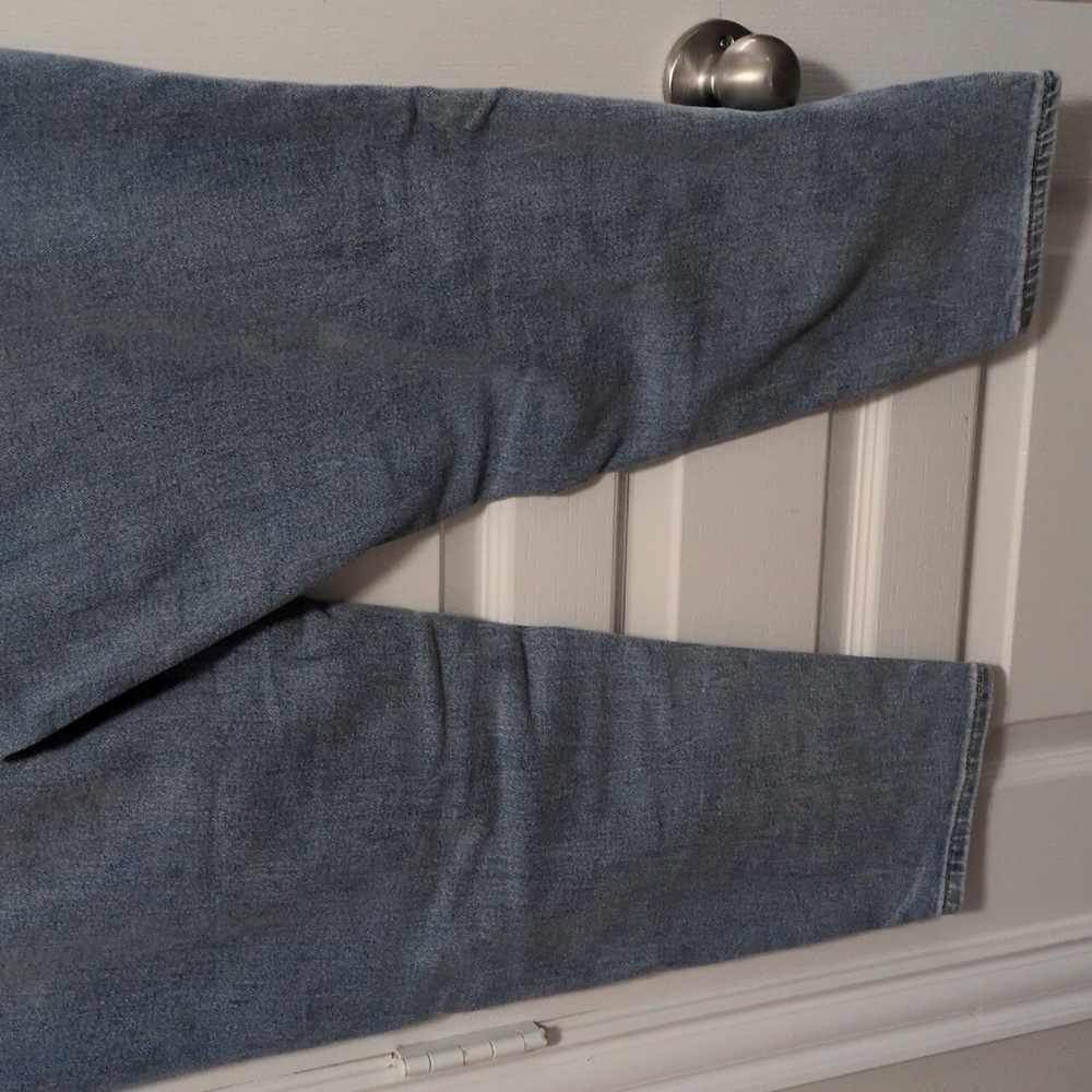 High rise Ripped Light Blue Jeans - Picture 6 of 6